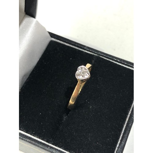 74 - 18ct gold & plat diamond ring size k weight 2g