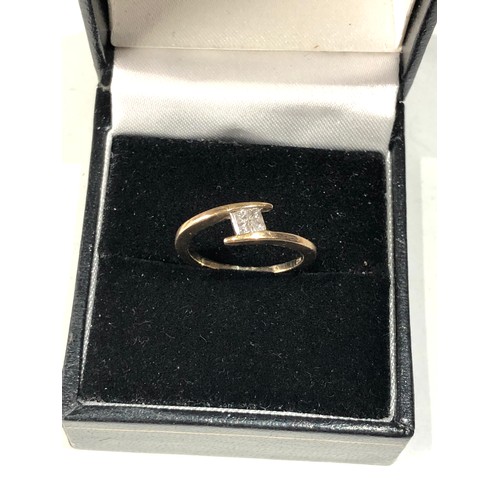 84 - 9ct gold diamond ring size k-l weight 1.7g