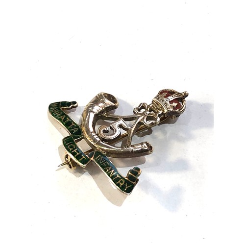 90 - Military 9ct gold and enamel sweetheart brooch Mahratta light infantry  measures approx 3cm by 2.9cm... 