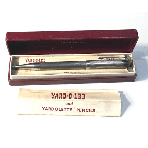 565 - Vintage boxed yard o led silver pencil in good condition