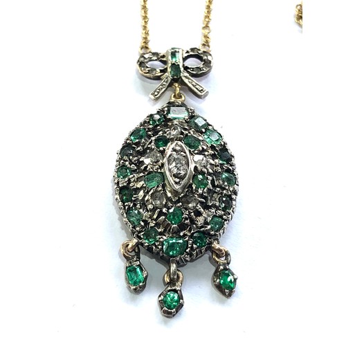 90 - Fine gold diamond emerald pendant necklace pendant measures approx 3.3cm drop chain hallmarked 750