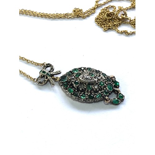 90 - Fine gold diamond emerald pendant necklace pendant measures approx 3.3cm drop chain hallmarked 750