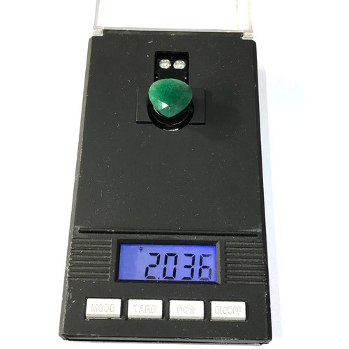 106 - large 9.75ct loose cut Emerald