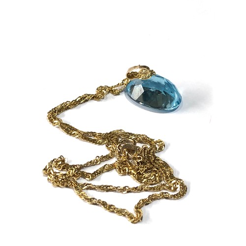 102 - Large Topaz set on 9ct gold chain  topaz measures aprox 16mm by 12mm weight of chain 1.7g