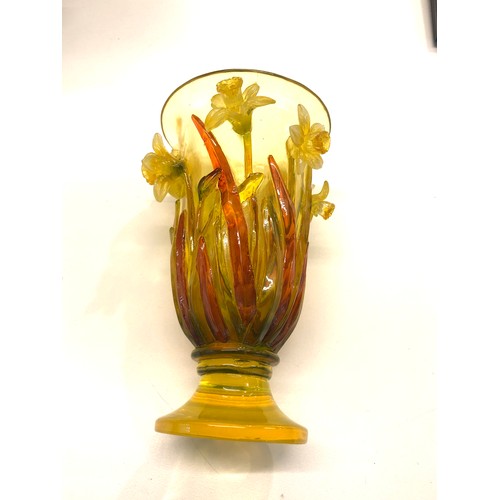 557 - Vintage plastic / lucite type daffodil vase measures height approx 18cm