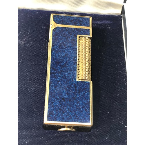 570 - Vintage boxed Dunhill cigarette lighter