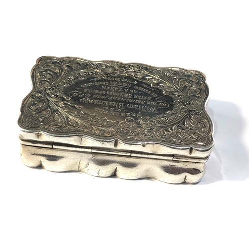 53 - Antique silver snuff box presentation engraved lid 1908 measures approx 5.5cm by 4cm height 1.6cm Bi... 