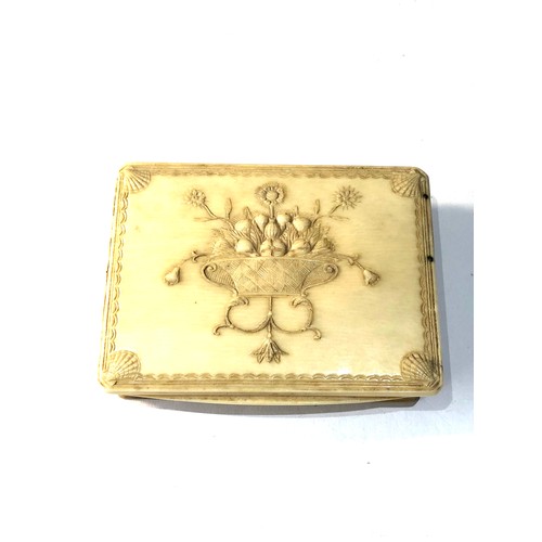 560 - Antique Georgian carved dieppe ivory needle box fitted interior case measures approx 6.5cm by 5cm an... 