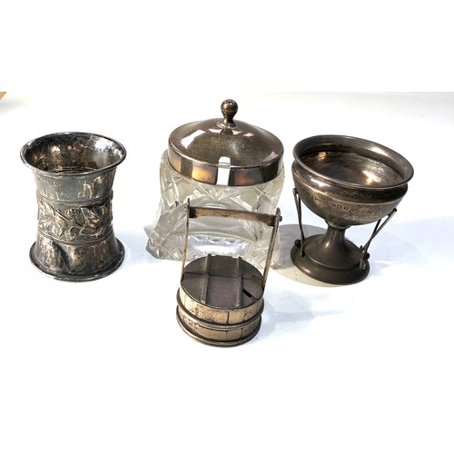 30 - Selection of silver items includes jap pot wishing well small golf trophy etc silver weight 140g