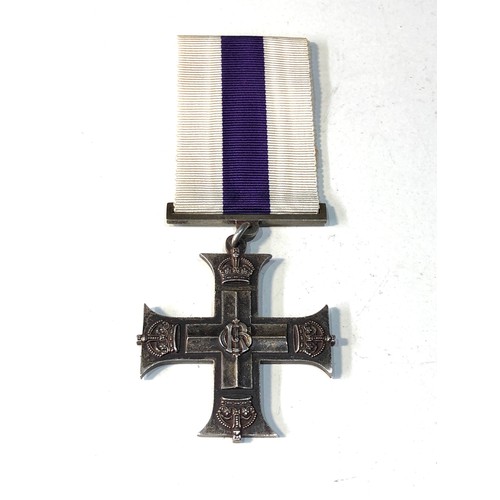 519 - ww1 military cross with original silk ribbon un-named as issued