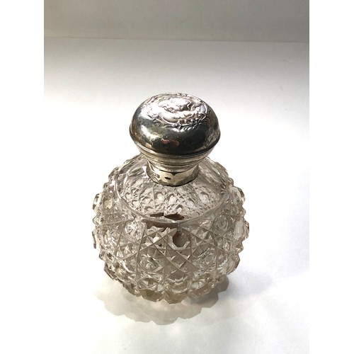 48 - Antique cherub top silver scent bottle London silver hallmarks measures approx 13cm tall in good ant... 