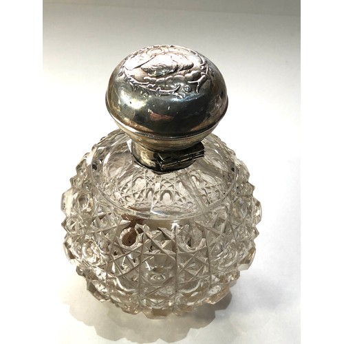 48 - Antique cherub top silver scent bottle London silver hallmarks measures approx 13cm tall in good ant... 