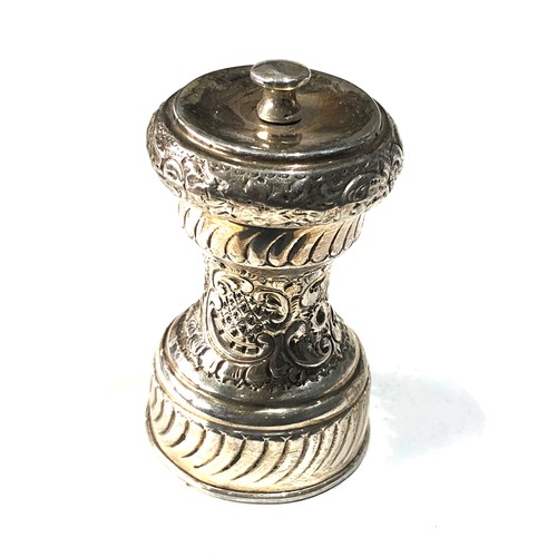 70 - Silver pepper grinder measures approx 8.7cm height weight 131g please see images for detail as they ... 