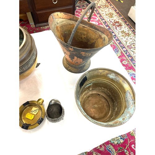 74 - Selection of vintage brass and copper ware to include small kettle and matching teapot and cup