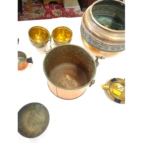 74 - Selection of vintage brass and copper ware to include small kettle and matching teapot and cup