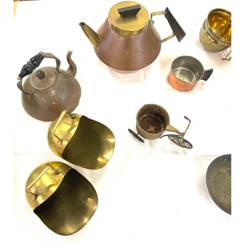 74 - Selection of vintage brass and copper ware to include small kettle and matching teapot and cup