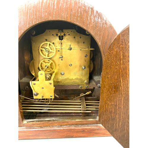 33 - Oak 2 key hole vintage mantle clock