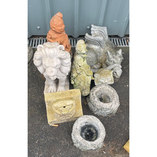 100b - Selection of assorted concrete figures