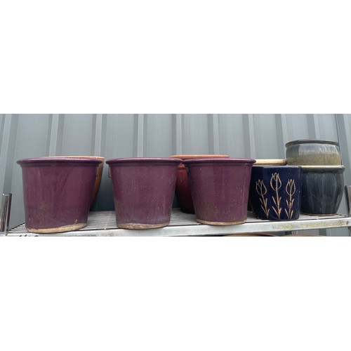 100c - Large selection of assorted plant pots