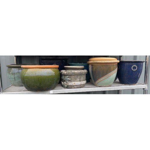 100d - Large selection of assorted plant pots