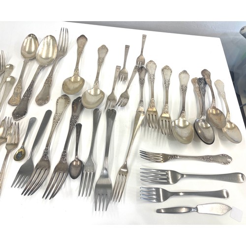 49 - Selection of assorted cutlery