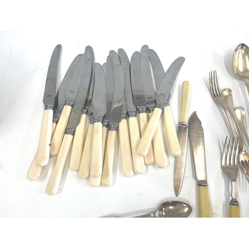 49 - Selection of assorted cutlery