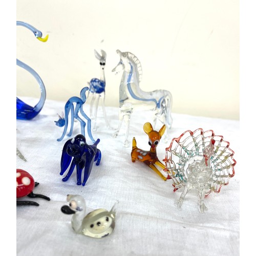 19 - Selection of vintage miniature glass animals