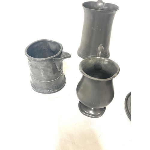 124 - Selection of antique and later pewter ware