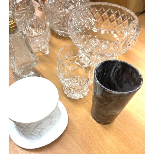 122 - Large selection of glassware to include carnival, perfume bottles, coloured glass etc