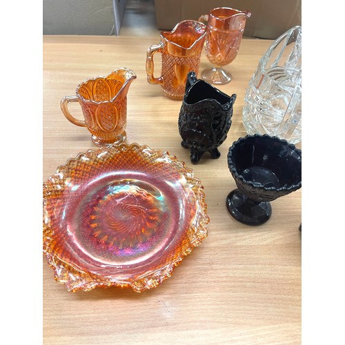 122 - Large selection of glassware to include carnival, perfume bottles, coloured glass etc