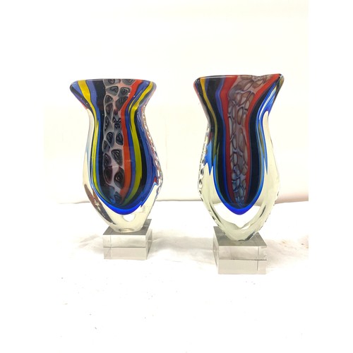 570 - 2 Matching coloured glass vases, approximate height: 12.5 inches