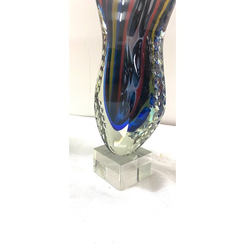 570 - 2 Matching coloured glass vases, approximate height: 12.5 inches