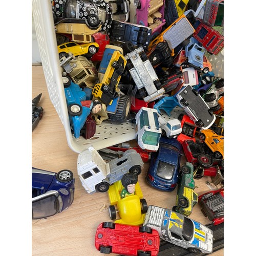 566 - Selection of vintage and later toy cars, to include Matchbox, Lesney, Corgi etc, played with conditi... 