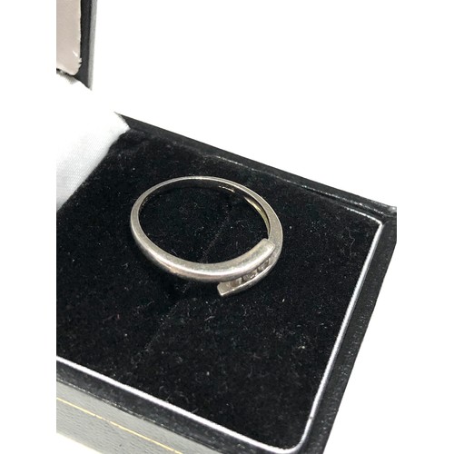90 - Platinum diamond trilogy ring weight 3.2g