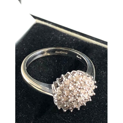 95 - 9ct white gold diamond cluster ring 0.33 pt weight 3.2g