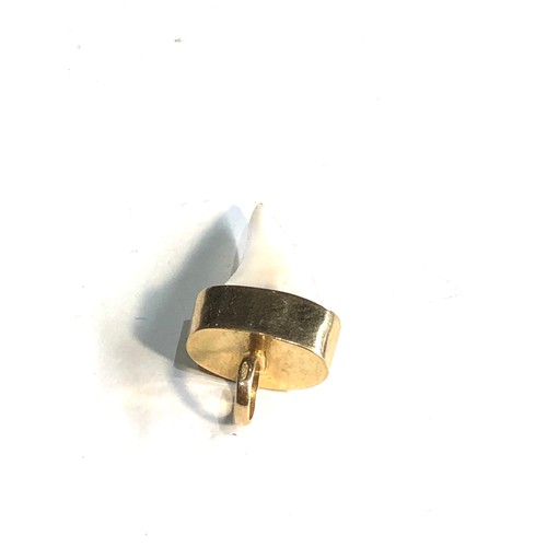 98 - Antique 18ct gold mounted sharks tooth pendant measures approx 2.8cm drop by 1.4cm wide weight 2g
