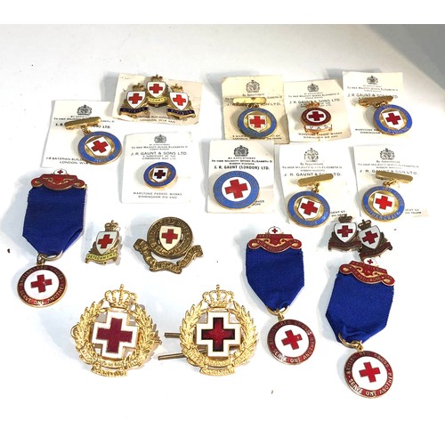 545 - 20 mixed red cross medals and badges some on original j.r.guant card