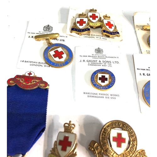 545 - 20 mixed red cross medals and badges some on original j.r.guant card