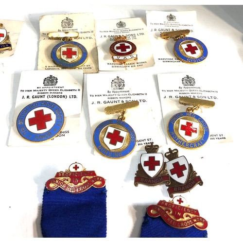 545 - 20 mixed red cross medals and badges some on original j.r.guant card