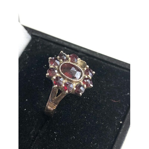 375 - Antique 9ct gold bohemian garnet ring missing stone weight 2g