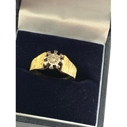 386 - 18ct gold diamond solitaire ring weight 4.2g