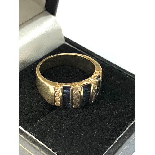 382 - 14ct gold diamond and sapphire ring weight 7.6g