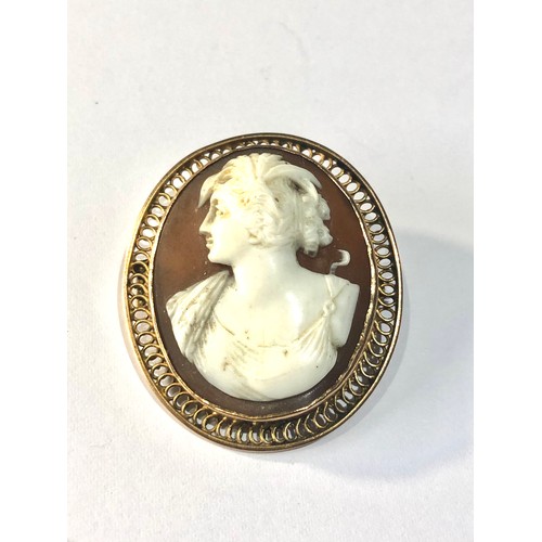 380 - 9ct gold antique cameo pendant brooch measures approx 37mm by 32mm weight 6.9g