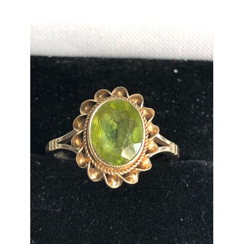 379 - 9ct gold stone set cocktail ring weight 2.7g