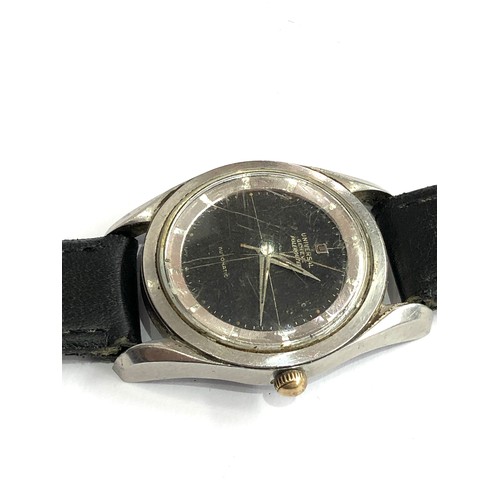 462 - Vintage universal geneve polerouter automatic gents wristwatch the watch is ticking but no warranty ... 