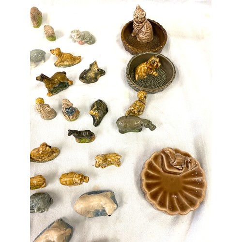 36 - Large selection of wade whimsies