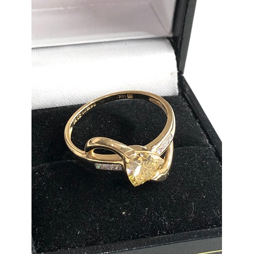 42 - 14ct gold stone set cocktail ring weight 3.1g