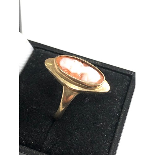 220 - Vintage 9ct gold cameo ring weight 3.8g