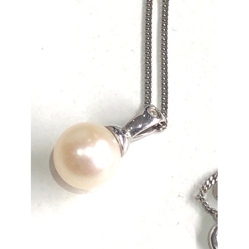 248 - 9ct white gold pearl and small diamond set pendant and 9ct white gold chain weight 2.5g