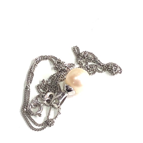 248 - 9ct white gold pearl and small diamond set pendant and 9ct white gold chain weight 2.5g